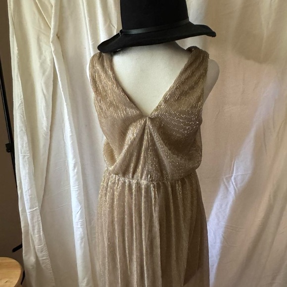 Francesca’s ✨🌙 Golden Formal Maxi Dress - Medium - Picture 4 of 8
